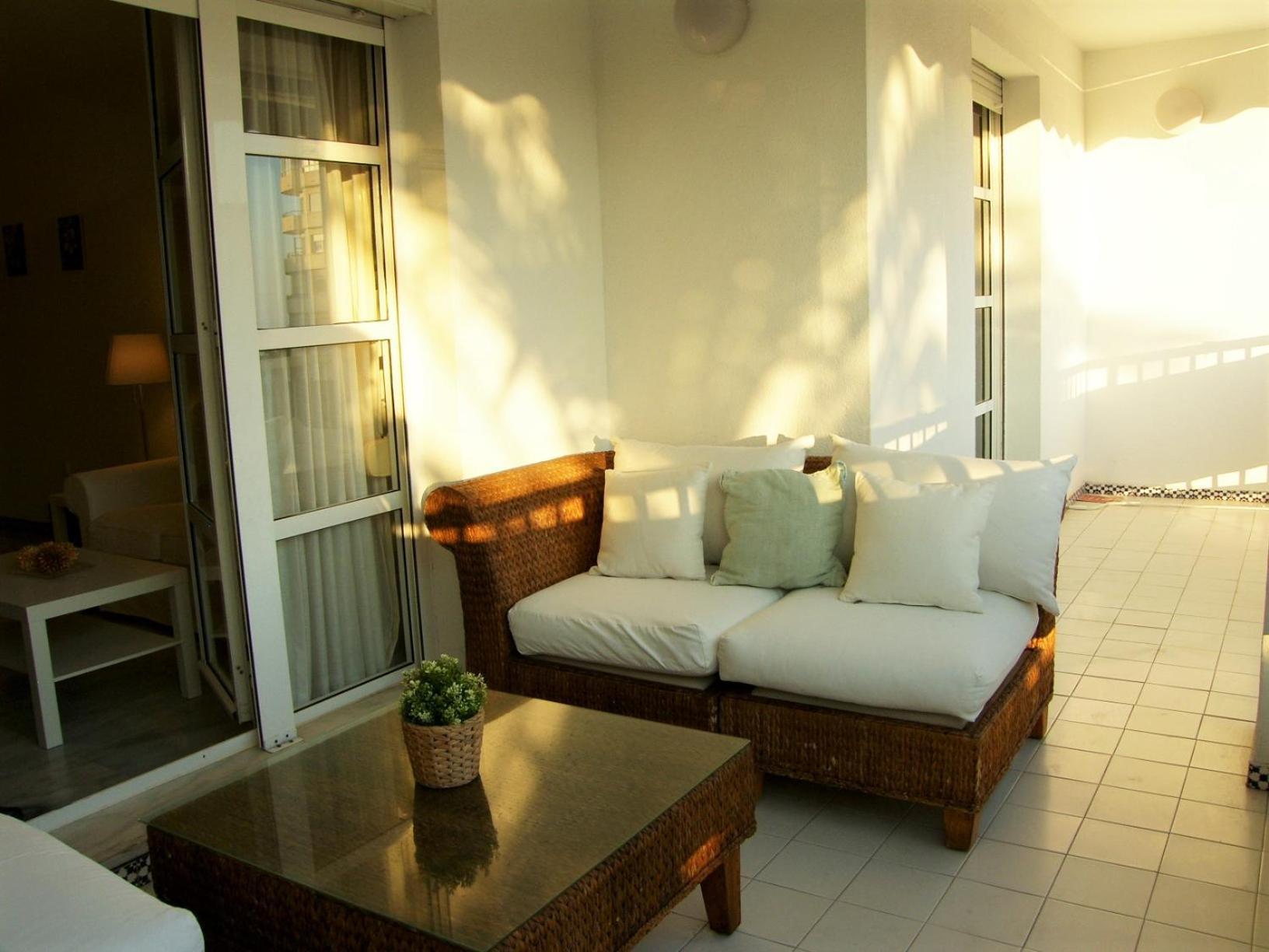 Well-Located 3Bdr Apartment In ฟูเอนฮิโรลา ภายนอก รูปภาพ
