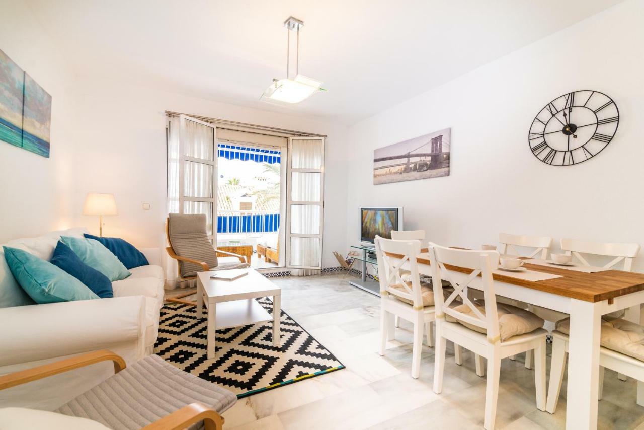 Well-Located 3Bdr Apartment In ฟูเอนฮิโรลา ภายนอก รูปภาพ