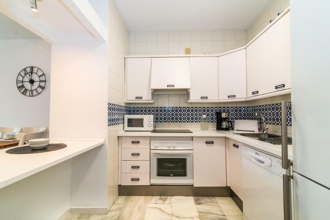 Well-Located 3Bdr Apartment In ฟูเอนฮิโรลา ภายนอก รูปภาพ